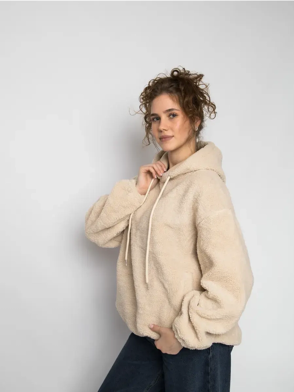 Толстовка плюшевая с капюшоном