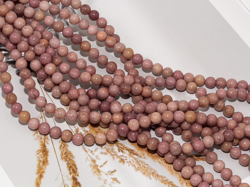 Нить бусин из родонита 6,5мм