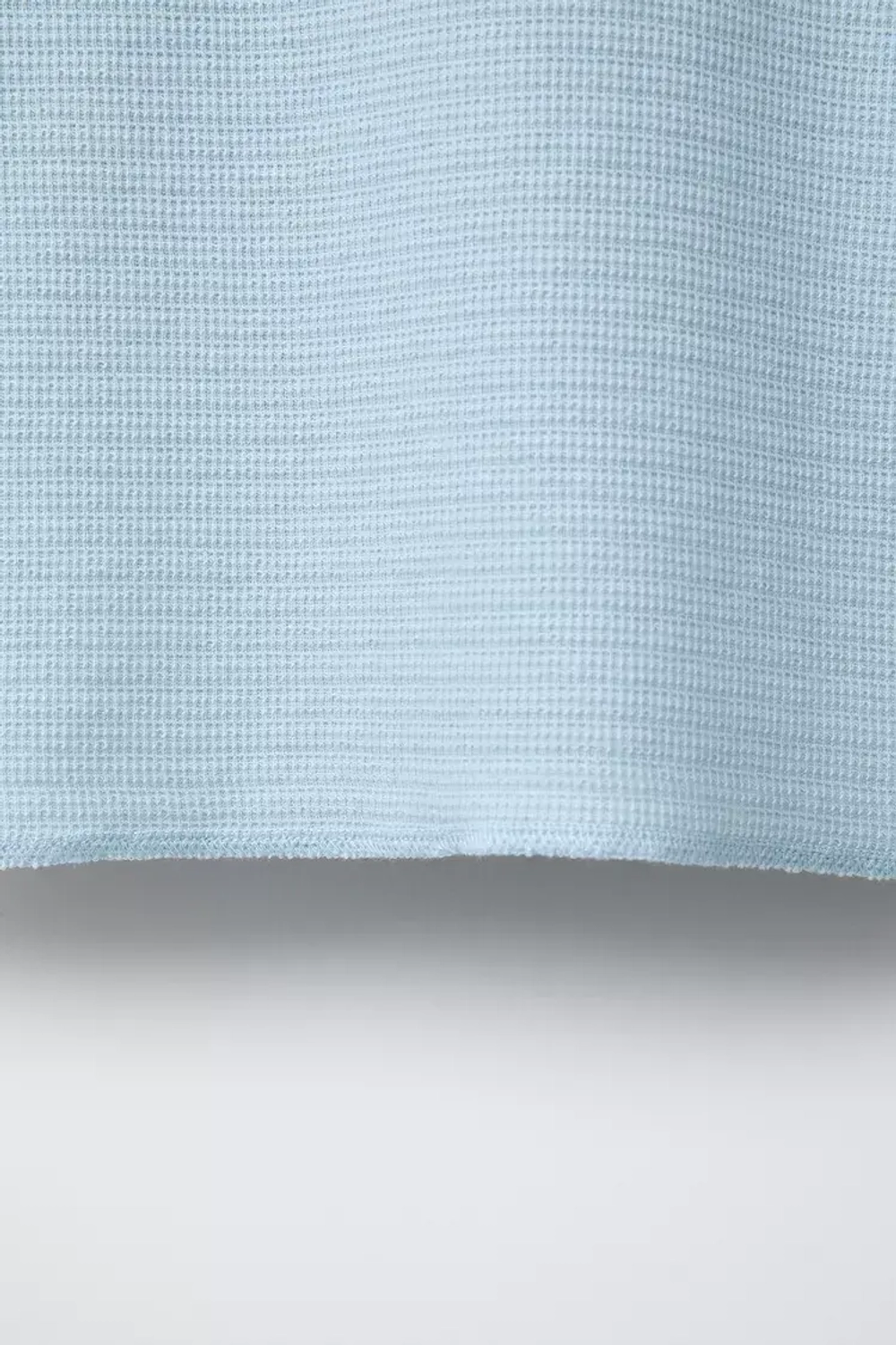 ZARA ФУТБОЛКА ИЗ РЕЛЬЕФНОЙ ТКАНИ С КАРМАНОМ, НЕБЕСНО-ГОЛУБОЙ