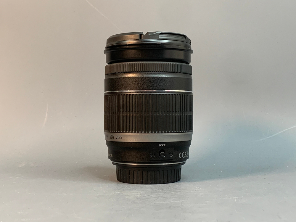 Canon EF-S 18-200mm 3.5-5.6 IS