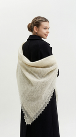 Оренбургский пуховый платок П2-130-02 экрю