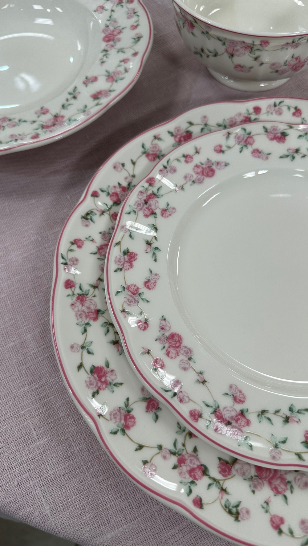 Тарелка классическая d=21 cм,фарфор "NOBLE" серия "Retro Ritz-La Vie En Rose"