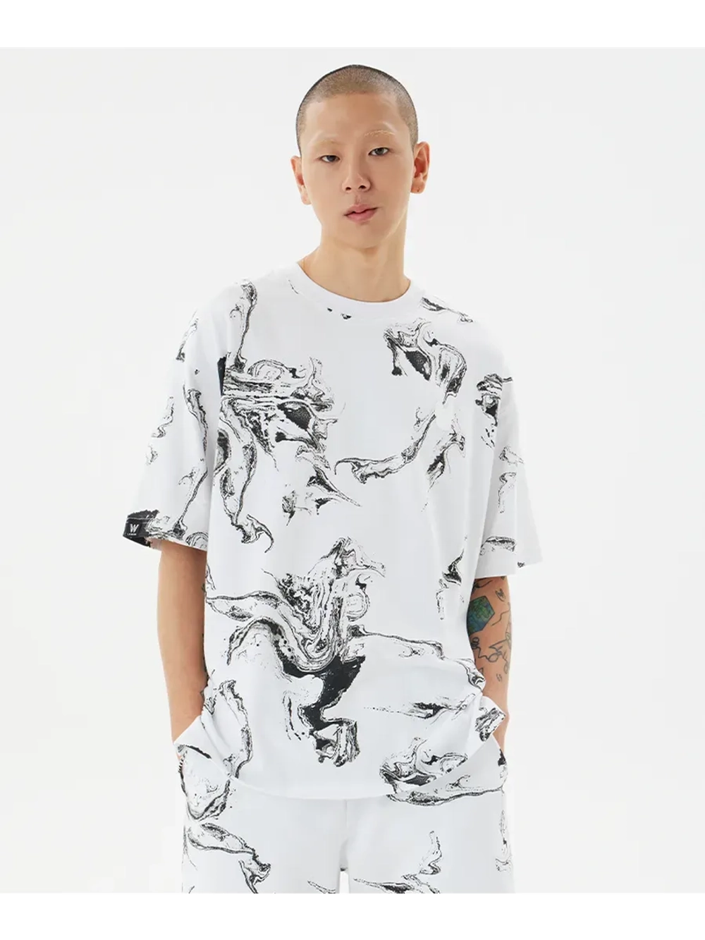 Футболка с принтом "мрамор"