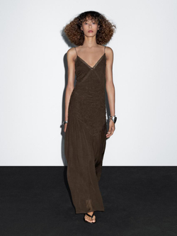 Massimo Dutti Длинное платье со сборками, шоколадный