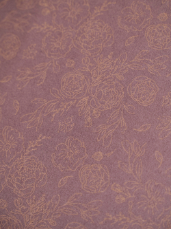 Платье с вырезом-сердечко