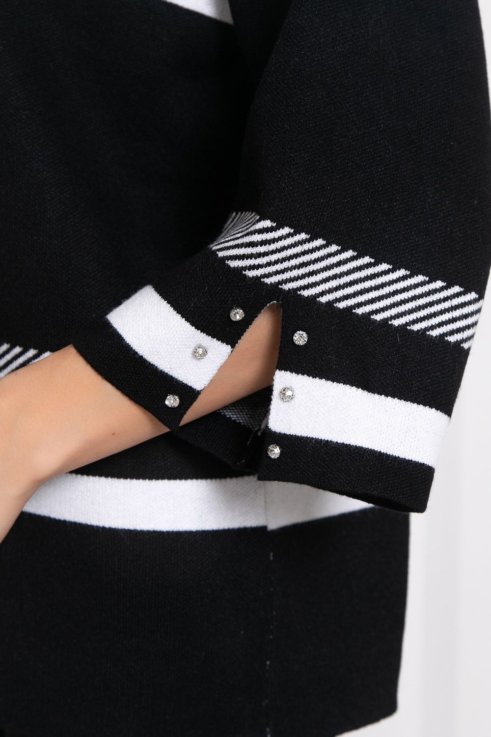 Джемпер (черный/белый/полоска) Б11-242/26 Nikol