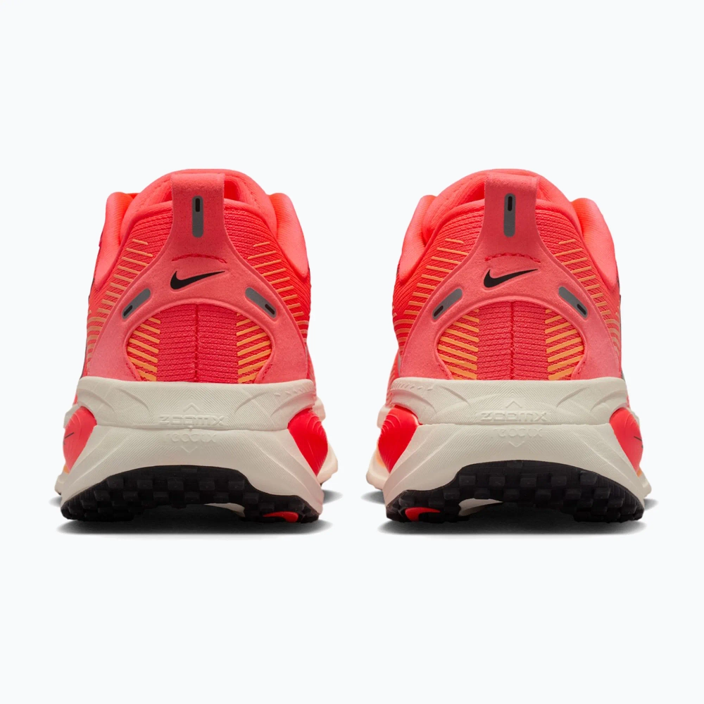 Женские Кроссовки для бега Nike Vomero 18 Hot lava/chalk/orange pulse/black