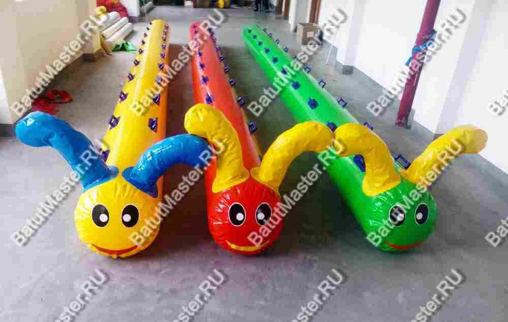 Надувная командная игра "Верхом на гусеницах", 6 мест