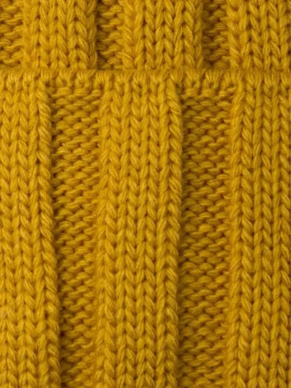 Шапка детская зимняя вязаная с помпоном