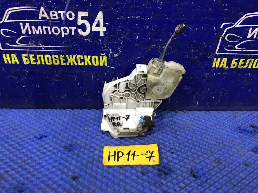 Замок двери задней правой NISSAN PRIMERA 1998