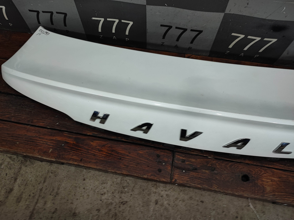 Накладка крышки багажника Haval F7x 1 19-24 Б/У Оригинал 5506100XKQ02A