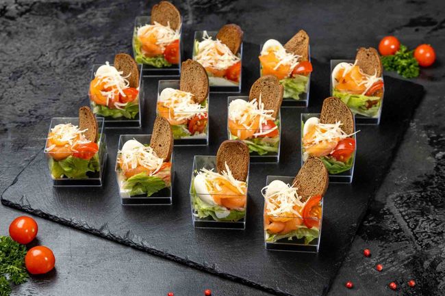 Веррин с салатом &quot;Цезарь&quot; с лососем, 12 шт.