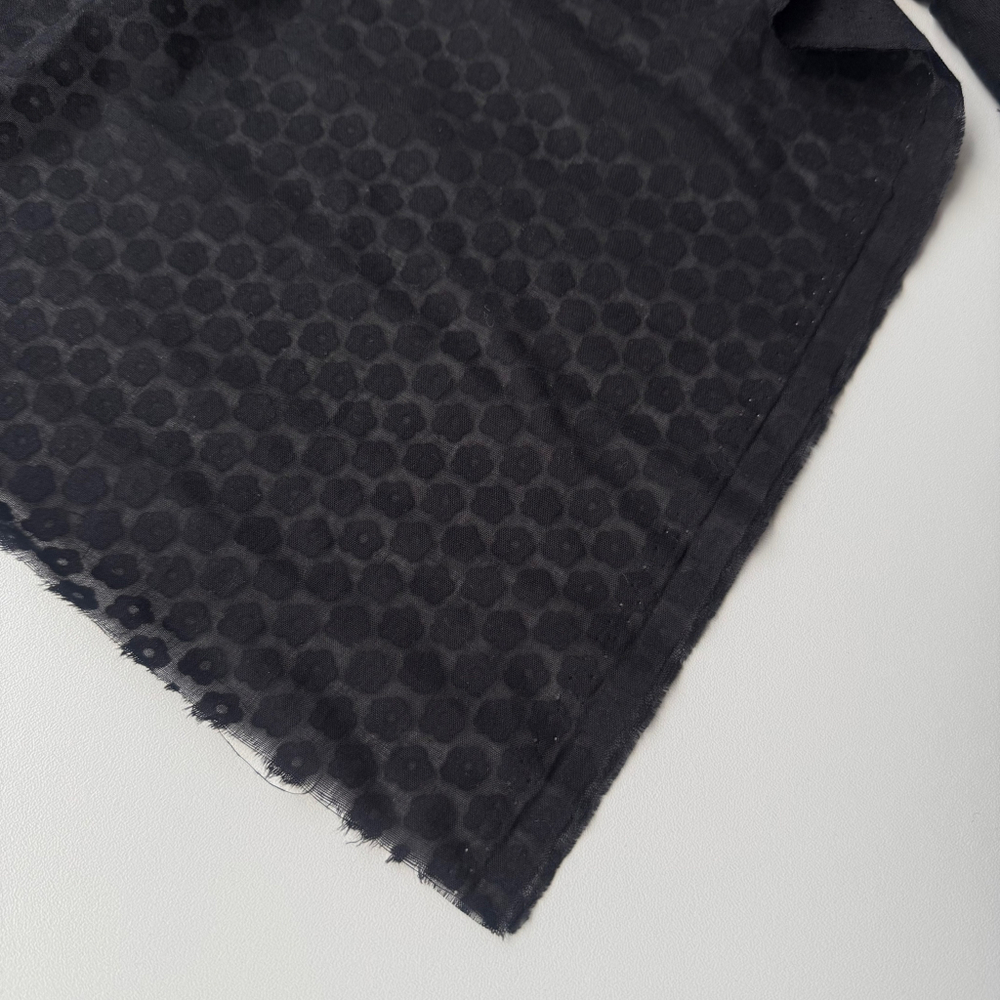 Батист черные Ромашки