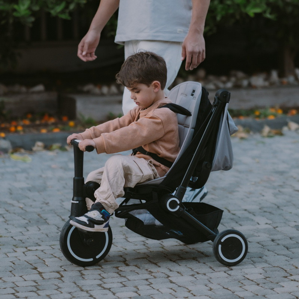 Трехколесный складной велосипед-коляска Smartrike Traveler Everest white