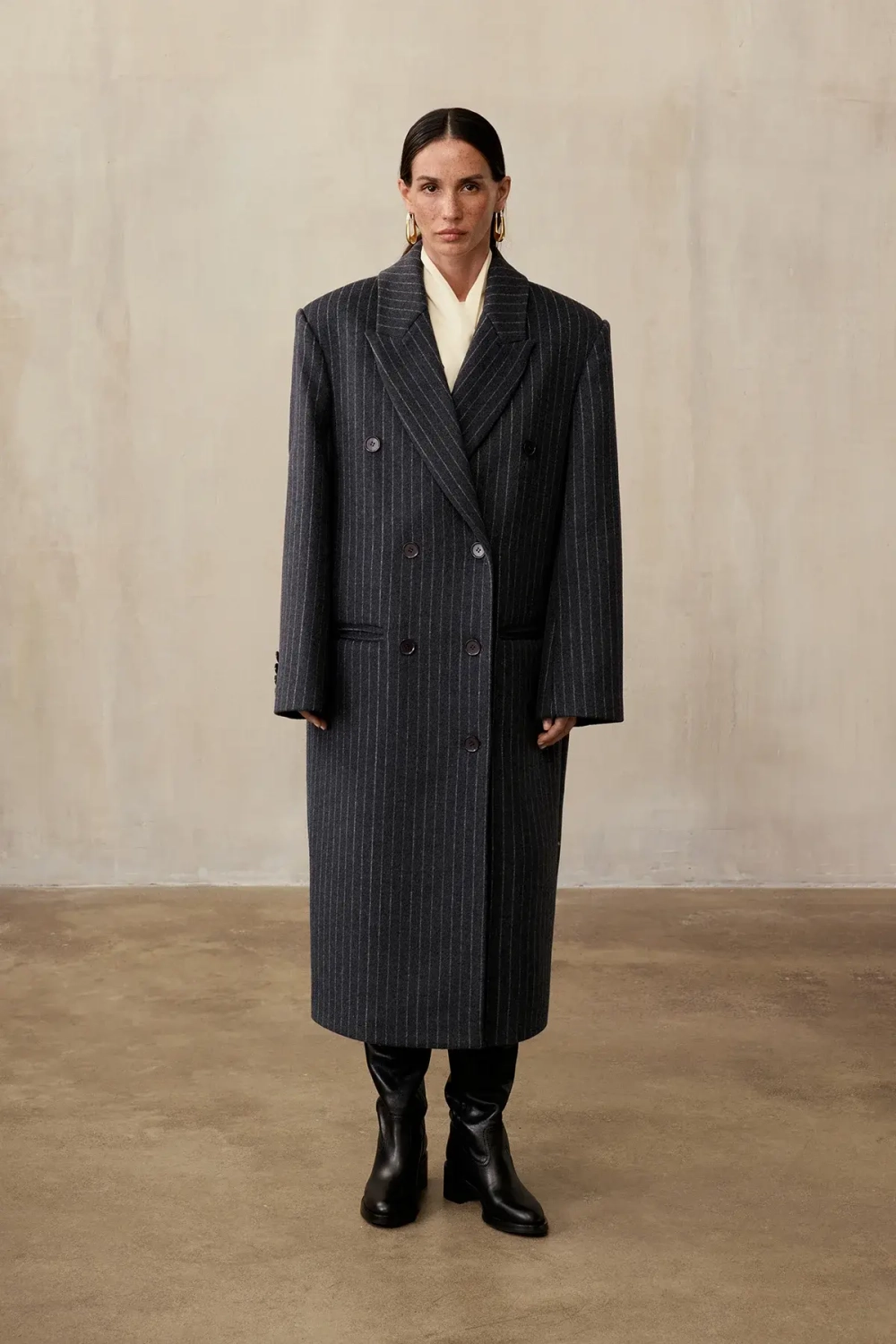 Пальто двубортное в полоску (((Power + dressing))), серое