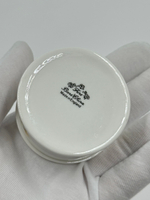 Миниатюрная шкатулка с цветами