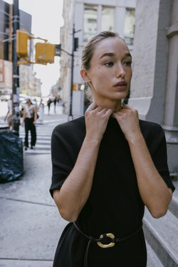 ZARA ТРИКОТАЖНОЕ ПЛАТЬЕ С РЕМНЕМ, ЧЕРНЫЙ