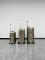 Дорожный чемодан Rimowa