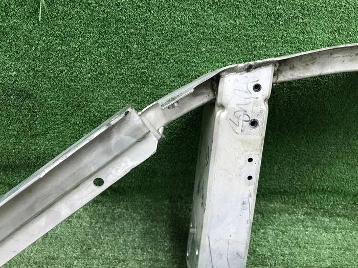 Усилитель передний BMW X5 G05 (2018-н.в.)