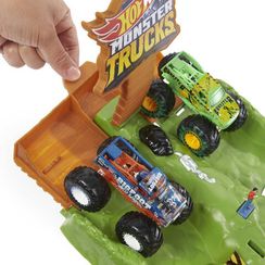 Hot Wheels Monster Trucks Wreckin' Raceway Trackset