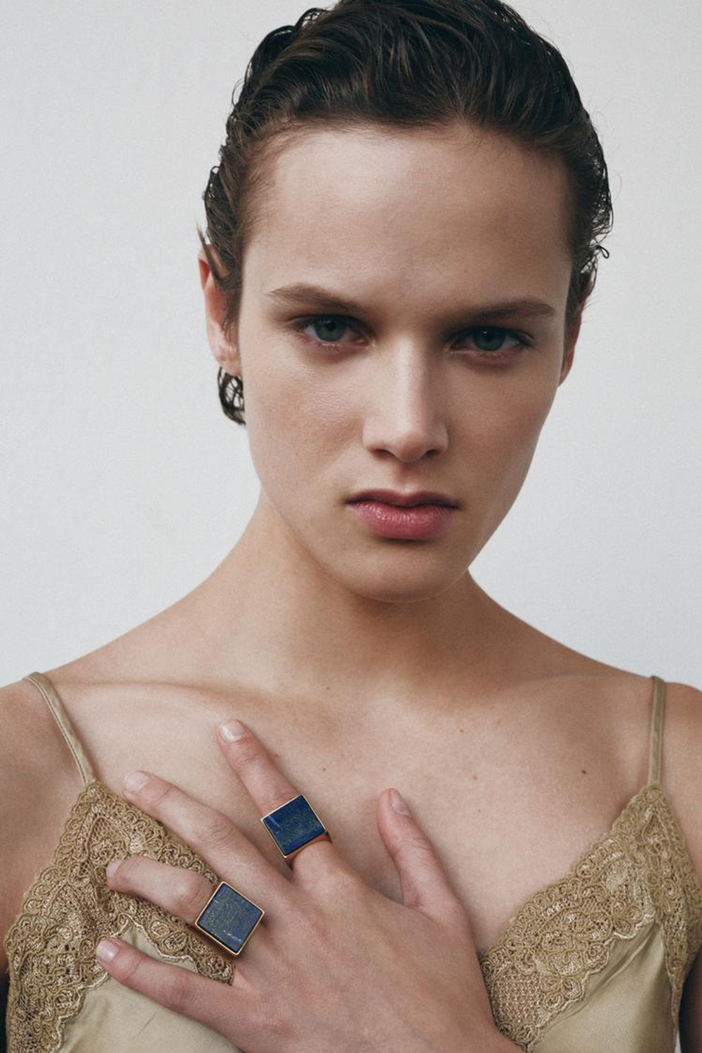 ZARA АСИММЕТРИЧНОЕ АТЛАСНОЕ ПЛАТЬЕ ИЗ КОЛЛЕКЦИИ ZW, СВЕТЛО-БЕЖЕВЫЙ