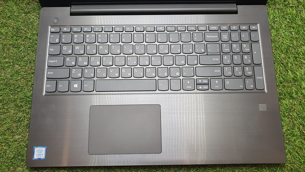 Ноутбук Lenovo i5-7/4Gb/FHD/V330-15IKB 81AX00MARK/Windows 10