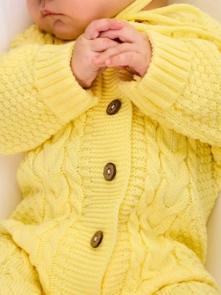 вязаный комбинезон для новорожденных