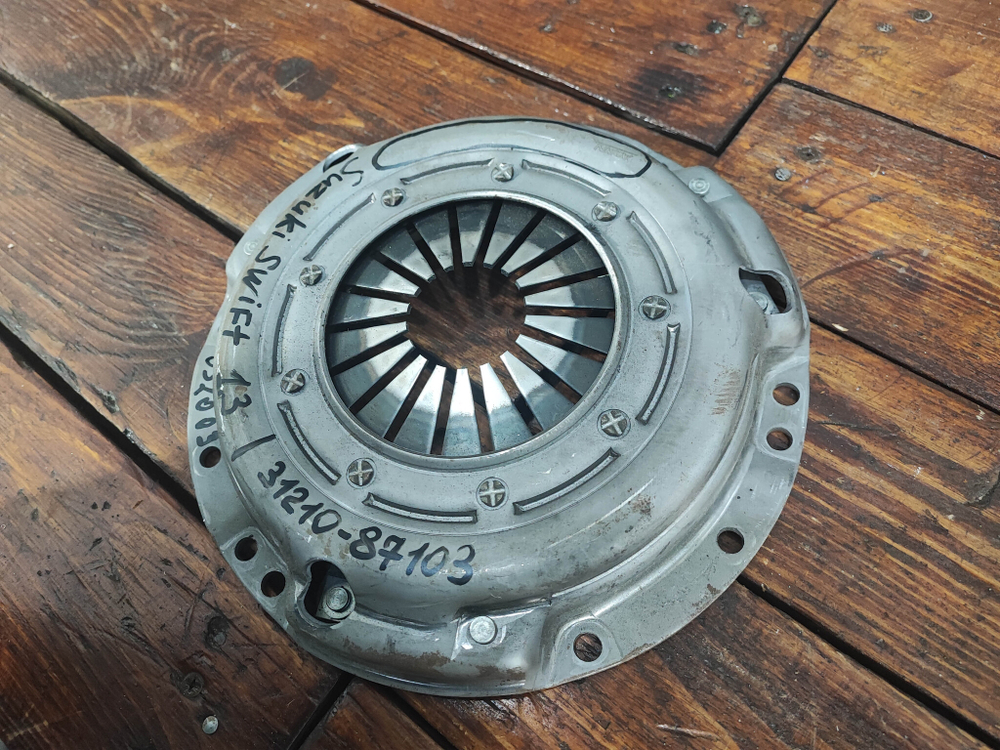 Корзина сцепления Suzuki Swift 3  Новая 3121087103