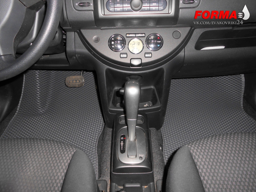 Nissan Note 1 поколение E11 (09.2005 - 06.2013) левый руль