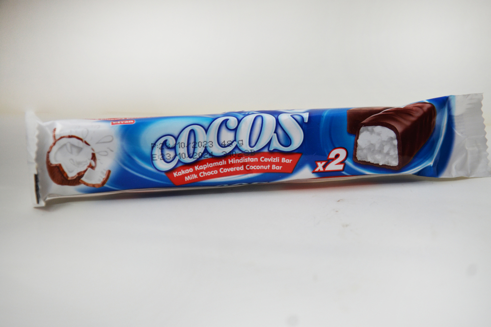 Кокосовый батончик Cocos с кокосом в шоколаде