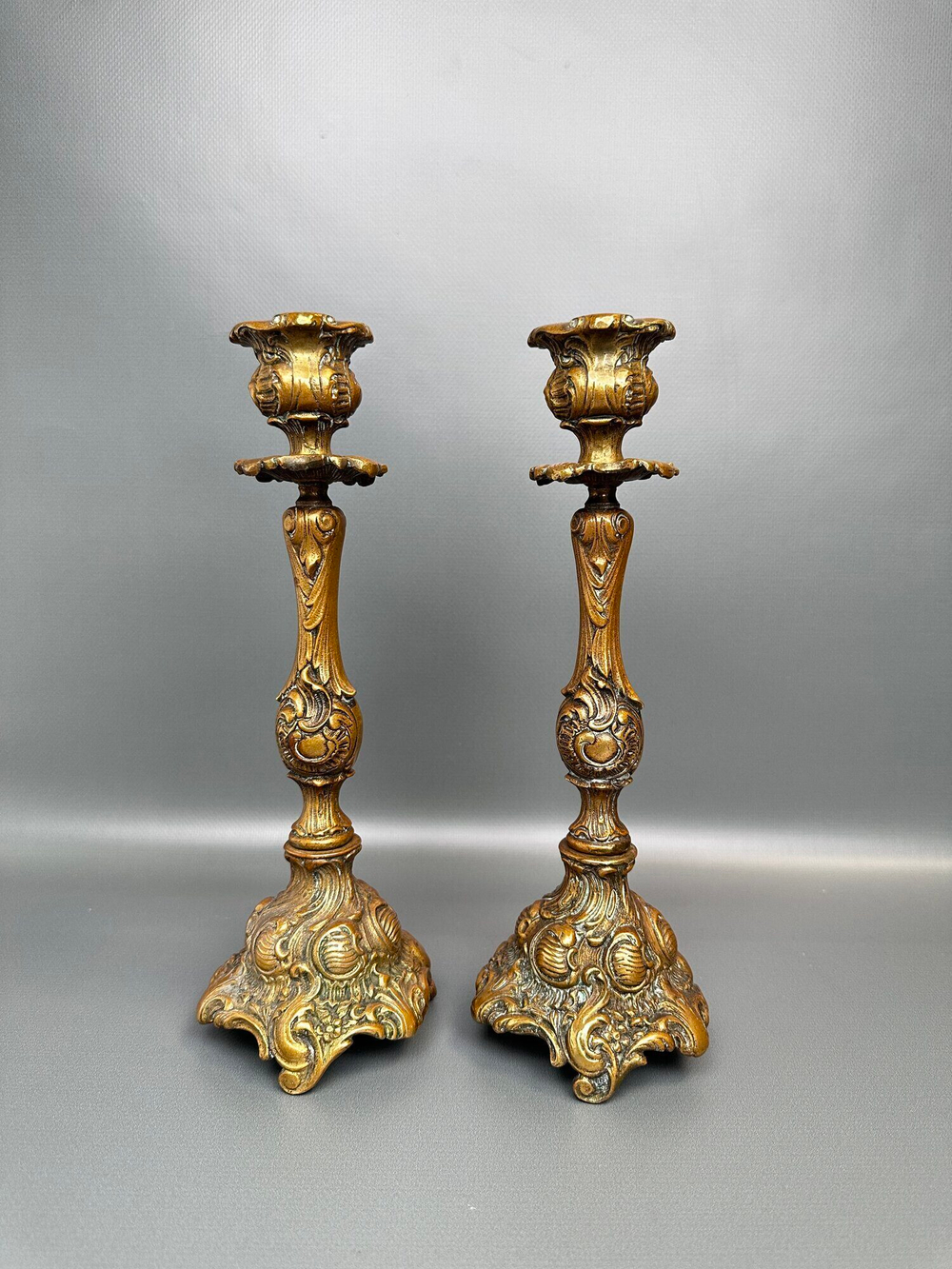 Пара подсвечников