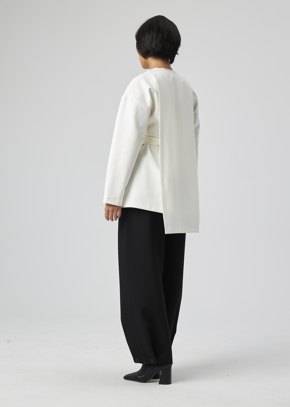 BLOUSE WITH A BELT | M | WHITE