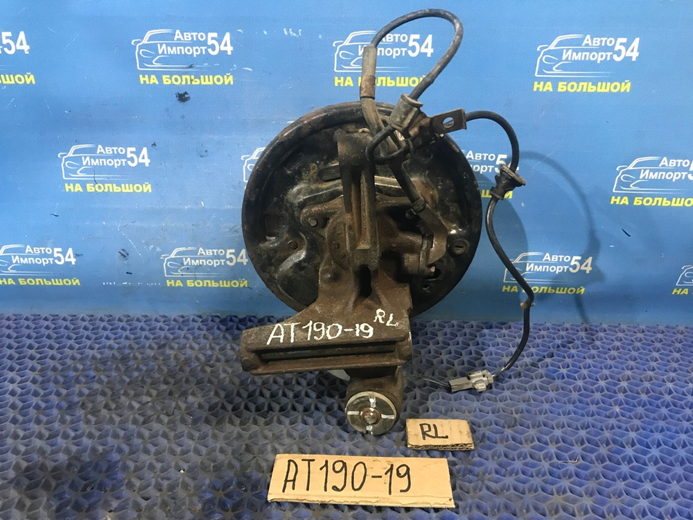 Ступица задняя левая TOYOTA CARINA E 1996