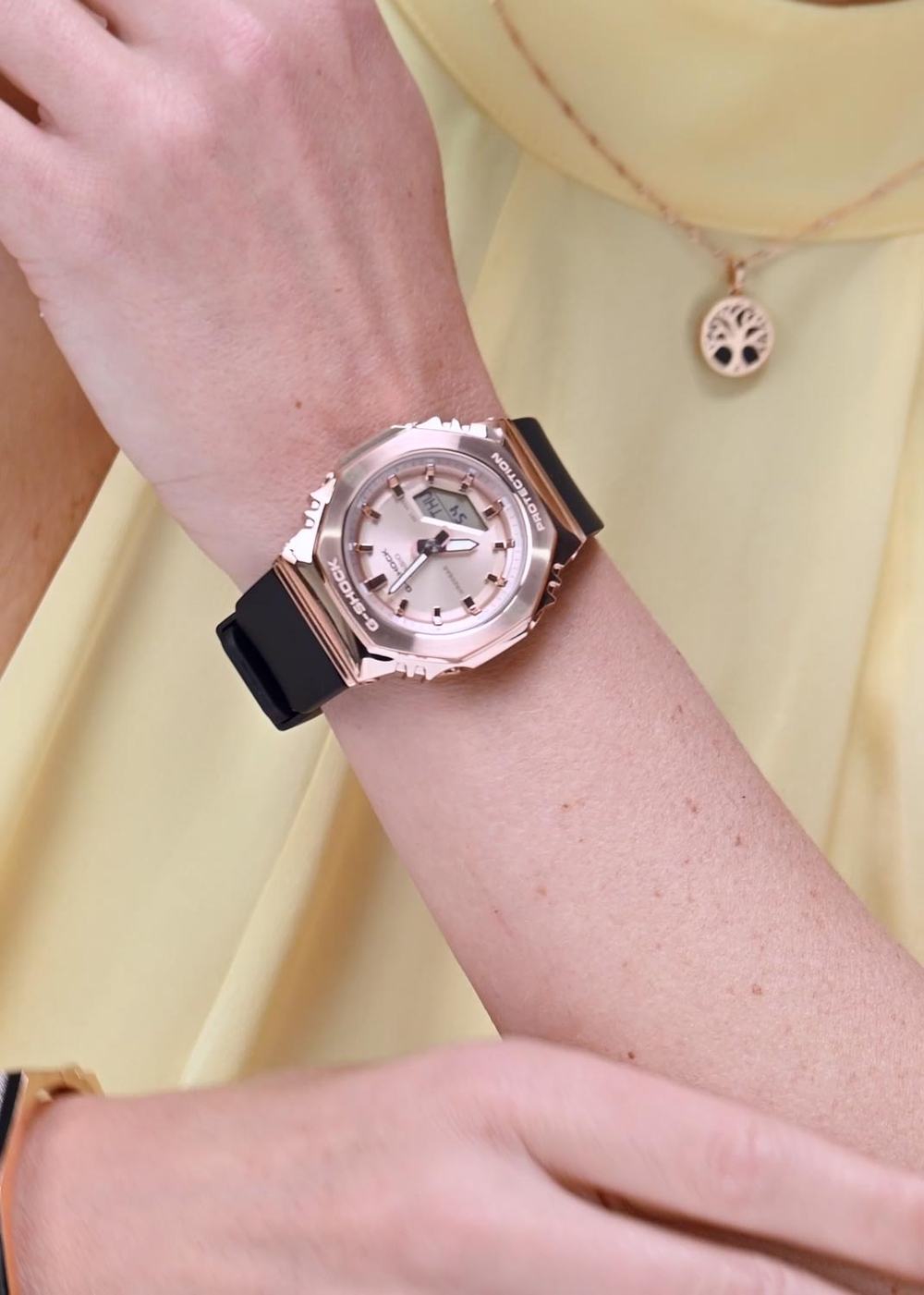 Часы Casio GM-S2110PG-1A4