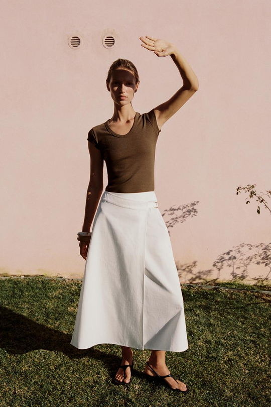 ZARA ФУТБОЛКА С ШИРОКИМ ВЫРЕЗОМ, КОРИЧНЕВЫЙ