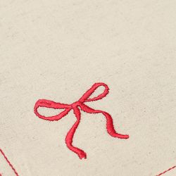 Дорожка на стол Fancy Bows бежевого цвета из коллекции Essential, 45x150 см