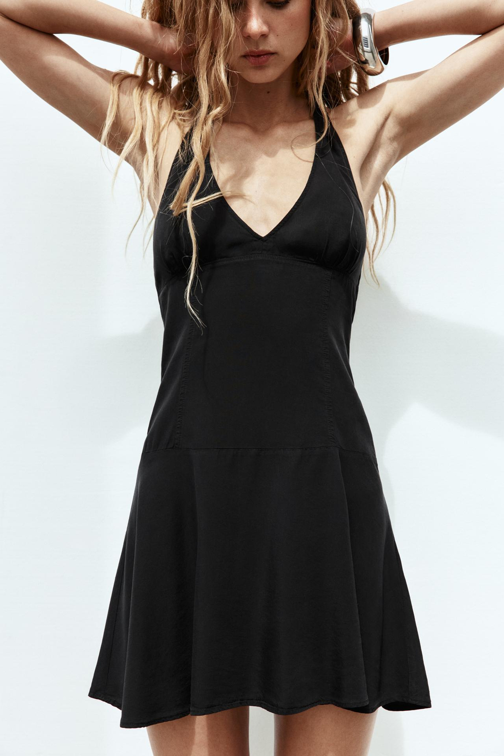 ZARA МИНИ-ПЛАТЬЕ ХАЛТЕР СВОБОДНОГО КРОЯ, ЧЕРНЫЙ