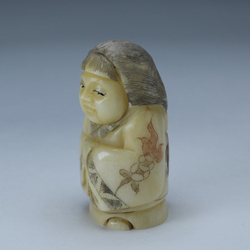 Нэцкэ Девушка в кимоно