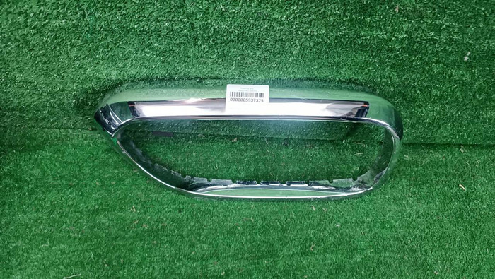 Накладка решетки радиатора правая BMW 5er G30 (2017-2020)