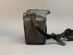 Canon 100D Kit 18-55mm 3.5-5.6 IS STM 3.500 кадров