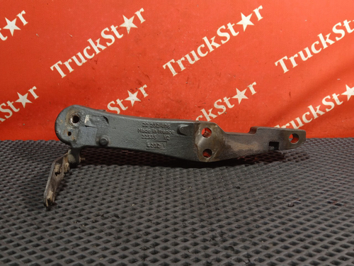 Кронштейн двигателя передний левый