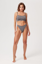 Бесшовный топ на бретелях из итальянской пряжи