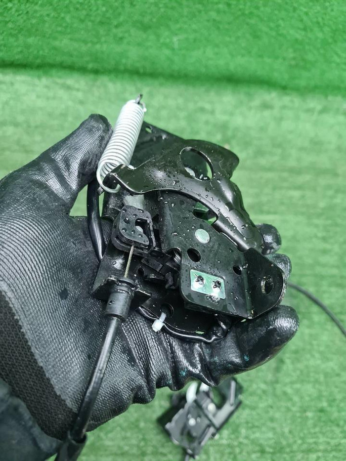 Замок капота BMW 3er F30 (2011-2020)