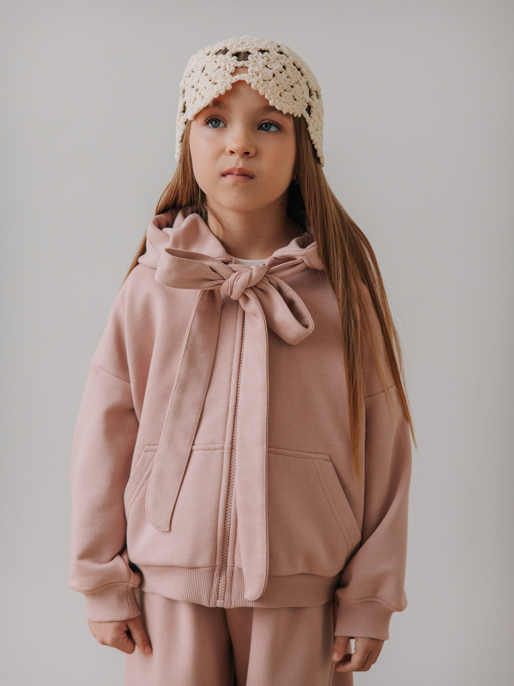 Костюм с бантом, Пудровый