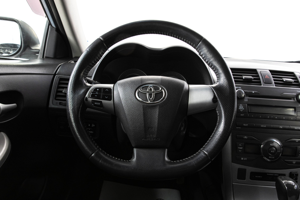 Toyota Corolla, 2011 год