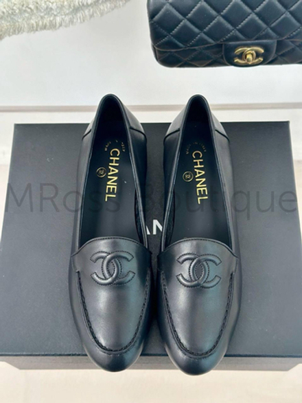 Женские кожаные черные лоферы Chanel (Шанель)