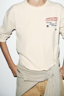 ZARA ХЛОПКОВАЯ ФУТБОЛКА С ПРИНТОМ, ЭКРЮ