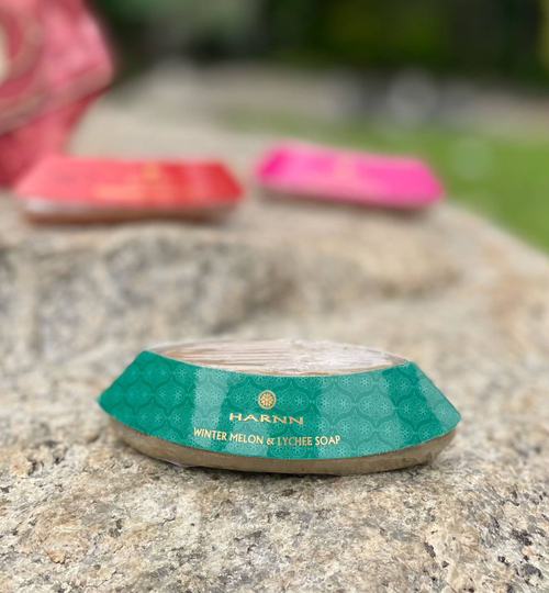 Мыло для лица на основе масла рисовых отрубей Зимняя Дыня и Личи Winter Melon & Lychee Soap Harnn
