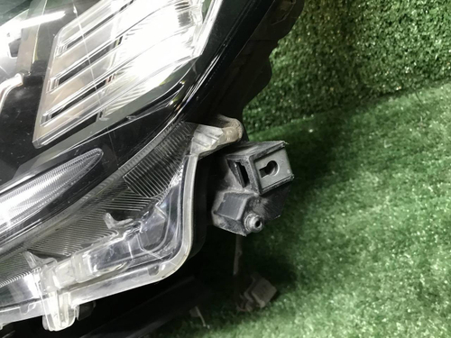 Битая Фара левая Toyota LC Prado 150 (17-нв) LED