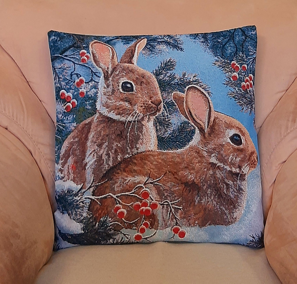 Декоративный гобеленовый чехол для интерьерной подушки Завтрак для Зайчат 47*47